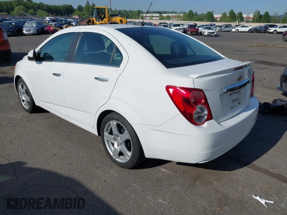 2016 Chevrolet Sonic LTZ z VIN 1G1JE5SB5G4160324, wystawiony jako IAAI lot #42162934 z przebiegiem 56 551 mil mil oraz . Historia ofert i sprzedaży dostępna na DreamBid. Obrazek 3.