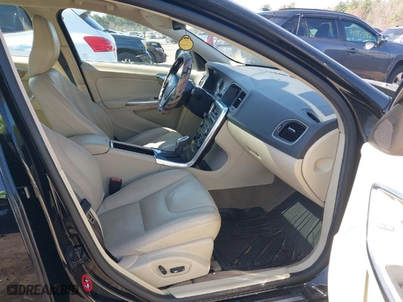 2013 Volvo S60 T5 Premier with VIN YV1612FS8D2218879, listed as a IAAI auction lot 41998703 with 139,085 mi miles. Bid and sale history available at carsss.com. Image 5.