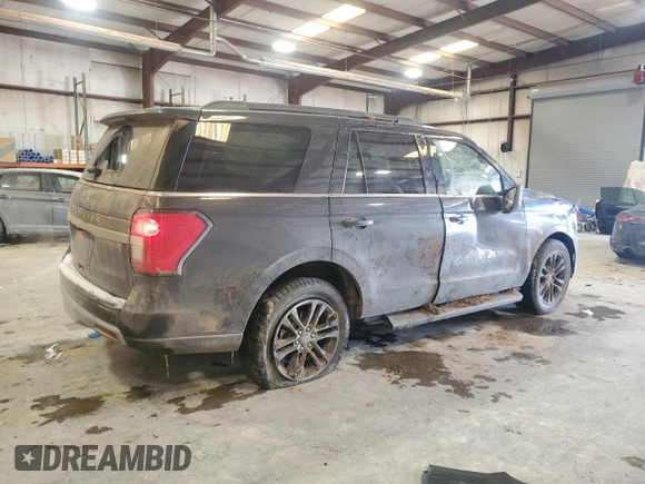 2024 Ford Expedition XLT with VIN 1FMJU1J83REA23805, listed as a Copart auction lot 45799535 with 24,251 mi miles and Salvage Title. Bid and sale history available at carsss.com. Image 3.