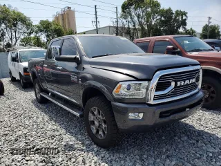 2018 Ram 2500 Limited z VIN 3C6UR5GL1JG368664, wystawiony jako Copart lot #55570555 z przebiegiem 127 134 mil mil oraz Szkoda całkowita • Salvage title. Historia ofert i sprzedaży dostępna na DreamBid. Obrazek 1.