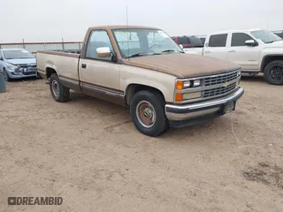 1988 Chevrolet C/K 2500 with VIN 1GCFC24K4JE123538, listed as a IAAI auction lot 41741153 with 253,186 mi miles. Bid and sale history available at carsss.com. Image 1.