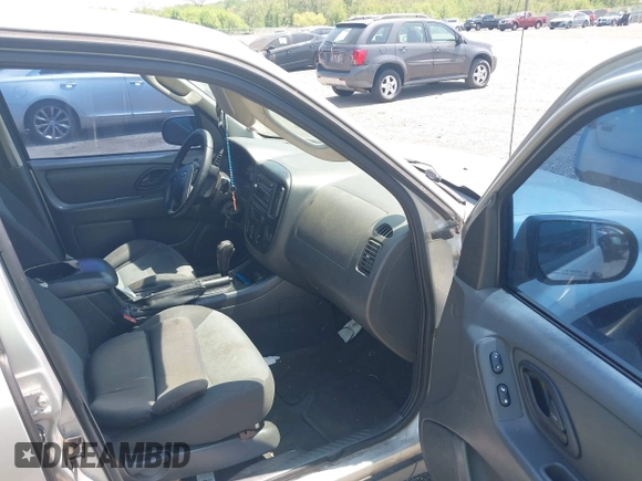 2006 Ford Escape XLS with VIN 1FMYU02Z36KB78643, listed as a IAAI auction lot 42170858 with 124,283 mi miles and . Bid and sale history available at DreamBid. Image 5.
