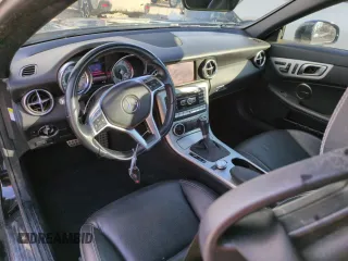2014 Mercedes-Benz SLK 250 z VIN WDDPK4HA2EF080442, wystawiony jako Copart lot #45159975 z przebiegiem 46 978 mil mil oraz Szkoda całkowita • Salvage title. Historia ofert i sprzedaży dostępna na DreamBid. Obrazek 8.