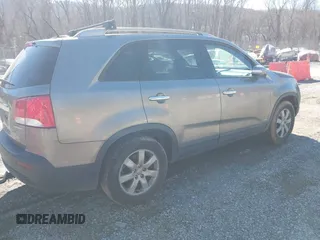 2013 Kia Sorento LX with VIN 5XYKTDA21DG338546, listed as a IAAI auction lot 41447585 with 317,710 mi miles. Bid and sale history available at carsss.com. Image 4.