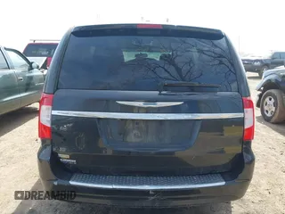 2016 Chrysler Town & Country Touring with VIN 2C4RC1BG3GR296159, listed as a IAAI auction lot 41908925 with 185,039 mi miles. Bid and sale history available at carsss.com. Image 17.