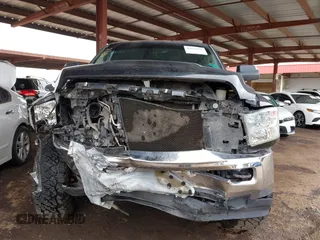2015 Ram 2500 Tradesman z VIN 3C6UR5HL6FG673440, wystawiony jako IAAI lot #42031986 z przebiegiem 133 308 mil mil oraz . Historia ofert i sprzedaży dostępna na DreamBid. Obrazek 6.