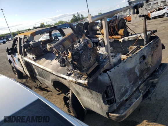 2006 Ford F-250 XL z VIN 1FTSW21516EB67766, wystawiony jako Copart lot #58045895 z przebiegiem Nie podano mil oraz Szkoda całkowita • Salvage title. Historia ofert i sprzedaży dostępna na DreamBid. Obrazek 2.