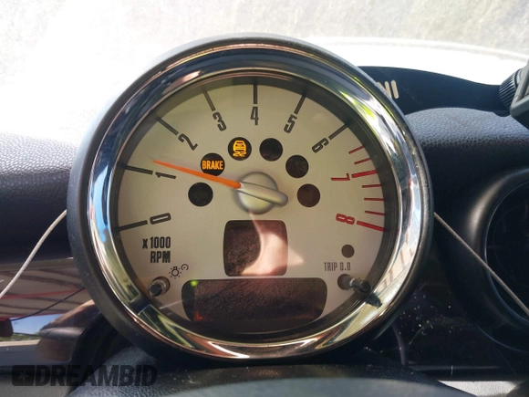 2011 MINI Hardtop S with VIN WMWSV3C51BTY11050, listed as a IAAI auction lot 41981118 with Not provided miles and . Bid and sale history available at DreamBid. Image 7.