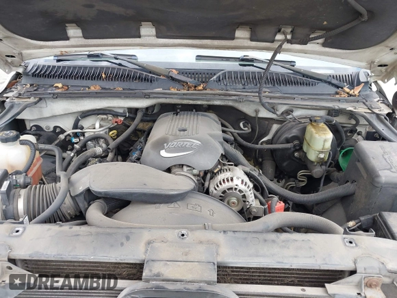 2002 Chevrolet Silverado 1500 Work Truck with VIN 1GCEC14V72E241181, listed as a IAAI auction lot 42125039 with 149,702 mi miles. Bid and sale history available at carsss.com. Image 10.