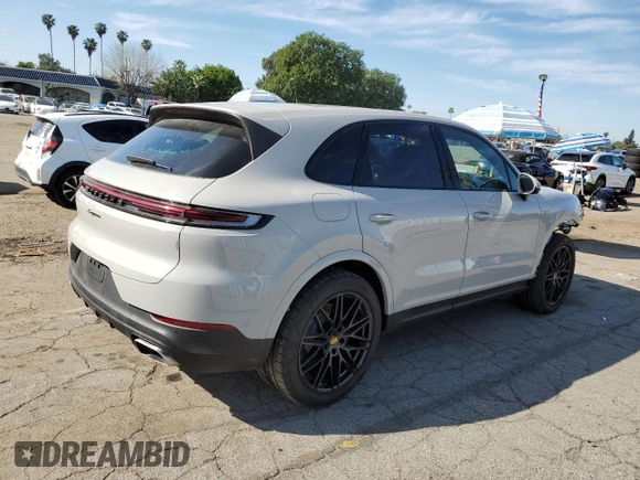 2024 Porsche Cayenne с VIN WP1AA2AY5RDA13168, выставлен на аукционе Copart как лот 50158205 с пробегом 4 568 миль миль и Списание • Salvage title. История ставок и продаж доступна на DreamBid. Изображение 3.