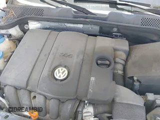 2013 Volkswagen Beetle 2.5L w/Sun с VIN 3VWJP7AT2DM659280, выставлен на аукционе IAAI как лот 42165515 с пробегом Не указан миль и . История ставок и продаж доступна на DreamBid. Изображение 10.