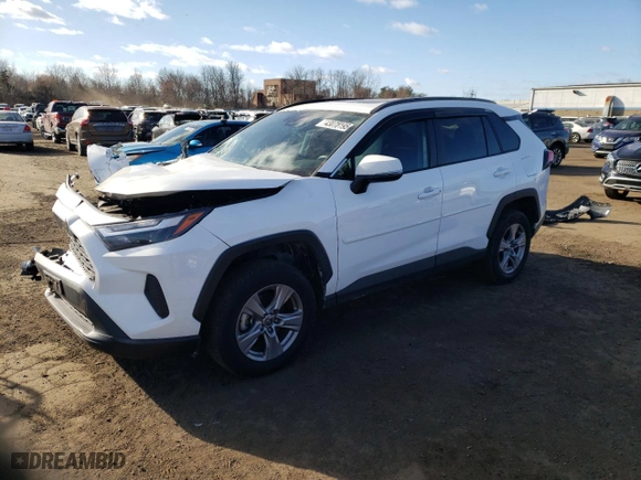 2022 Toyota RAV4 XLE with VIN 2T3P1RFV2NC274355, listed as a Copart auction lot 43070195 with 43,054 mi miles and Salvage Title. Bid and sale history available at carsss.com. Image 1.