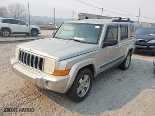 2008 Jeep Commander Sport with VIN 1J8HG48K88C191553, listed as a IAAI auction lot 41906354 with 218,143 mi miles. Bid and sale history available at carsss.com. Image 2.