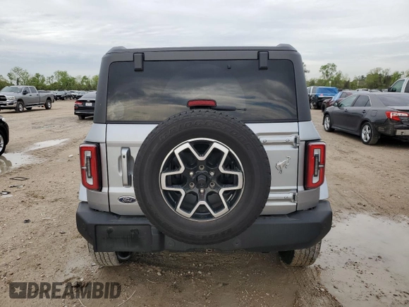 2024 Ford Bronco Outer Banks z VIN 1FMDE8BH6RLA98169, wystawiony jako Copart lot #51036615 z przebiegiem 3 859 mil mil oraz Szkoda całkowita • Salvage title. Historia ofert i sprzedaży dostępna na DreamBid. Obrazek 6.