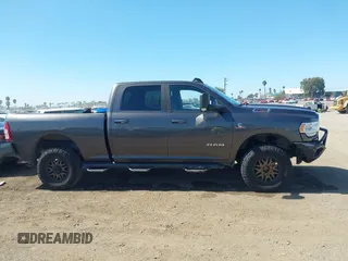2019 Ram 2500 Lone Star с VIN 3C6UR5DL5KG607820, выставлен на аукционе IAAI как лот 41646952 с пробегом 115 983 миль миль и . История ставок и продаж доступна на DreamBid. Изображение 13.