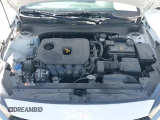 2022 Kia Forte LXS z VIN 3KPF24AD2NE425621, wystawiony jako IAAI lot #41865432 z przebiegiem 14 245 mil mil oraz . Historia ofert i sprzedaży dostępna na DreamBid. Obrazek 10.