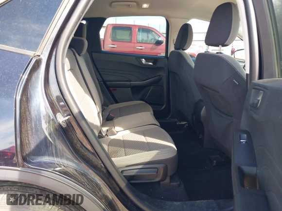2021 Ford Escape SE z VIN 1FMCU9G67MUA39792, wystawiony jako IAAI lot #42091121 z przebiegiem 135 920 mil mil oraz . Historia ofert i sprzedaży dostępna na DreamBid. Obrazek 8.