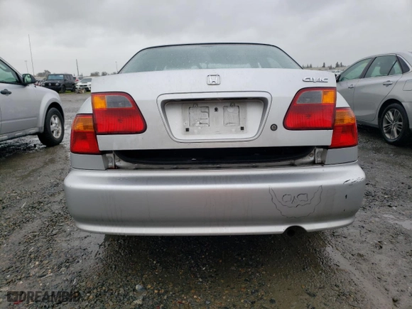 2000 Honda Civic VP with VIN 2HGEJ6615YH563673, listed as a Copart auction lot 48823915 with 164,877 mi miles and Salvage Title. Bid and sale history available at carsss.com. Image 6.