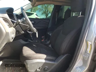 2017 Jeep Cherokee Latitude с VIN 1C4PJLCS3HW514430, выставлен на аукционе Copart как лот 50260275 с пробегом 120 021 миль миль и Списание • Salvage title. История ставок и продаж доступна на DreamBid. Изображение 7.