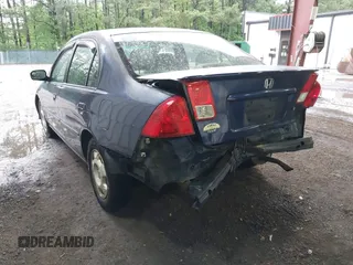 2005 Honda Civic z VIN JHMES96615S013947, wystawiony jako IAAI lot #42256113 z przebiegiem 186 062 mil mil oraz . Historia ofert i sprzedaży dostępna na DreamBid. Obrazek 3.