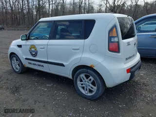 2010 Kia Soul + with VIN KNDJT2A22A7701882, listed as a IAAI auction lot 42064314 with 174,010 mi miles. Bid and sale history available at carsss.com. Image 3.