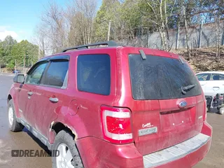2008 Ford Escape XLT with VIN 1FMCU93108KC15674, listed as a IAAI auction lot 42049019 with 180,077 mi miles. Bid and sale history available at carsss.com. Image 17.