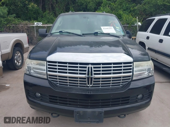 2012 Lincoln Navigator z VIN 5LMJJ3H58CEL01179, wystawiony jako IAAI lot #42445163 z przebiegiem 155 528 mil mil oraz . Historia ofert i sprzedaży dostępna na DreamBid. Obrazek 12.