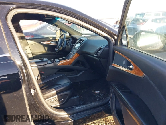 2016 Lincoln MKX Select with VIN 2LMTJ8KR5GBL55338, listed as a IAAI auction lot 41431389 with 93,181 mi miles. Bid and sale history available at carsss.com. Image 5.