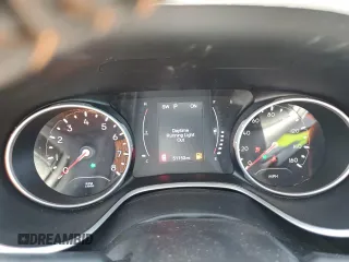 2020 Jeep Compass Latitude z VIN 3C4NJCBB2LT162755, wystawiony jako Copart lot #57730165 z przebiegiem 51 153 mil mil oraz Szkoda całkowita • Salvage title. Historia ofert i sprzedaży dostępna na DreamBid. Obrazek 9.