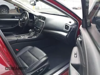 2017 Nissan Maxima Platinum z VIN 1N4AA6AP8HC442203, wystawiony jako IAAI lot #41619495 z przebiegiem 114 476 mil mil oraz . Historia ofert i sprzedaży dostępna na DreamBid. Obrazek 5.