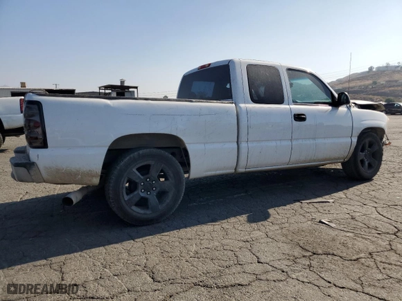 2005 GMC Sierra 1500 Work Truck with VIN 1GTEC19X15Z145599, listed as a Copart auction lot 72823024 with 197,506 mi miles and Salvage Title. Bid and sale history available at carsss.com. Image 3.