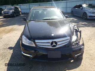 2013 Mercedes-Benz C 300 Sport z VIN WDDGF8AB5DR251793, wystawiony jako Copart lot #57859445 z przebiegiem 138 764 mil mil oraz Szkoda całkowita • Salvage title. Historia ofert i sprzedaży dostępna na DreamBid. Obrazek 5.