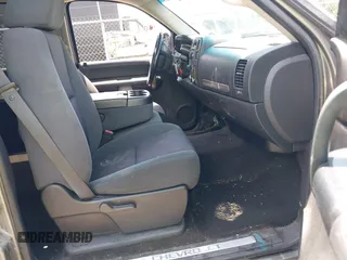 2009 Chevrolet Silverado 1500 LT with VIN 3GCEK23M29G147990, listed as a IAAI auction lot 42077987 with 197,454 mi miles and . Bid and sale history available at DreamBid. Image 5.