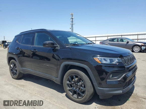 2022 Jeep Compass Latitude z VIN 3C4NJCBB6NT187791, wystawiony jako Copart lot #61102685 z przebiegiem 18 281 mil mil oraz Szkoda całkowita • Salvage title. Historia ofert i sprzedaży dostępna na DreamBid. Obrazek 4.
