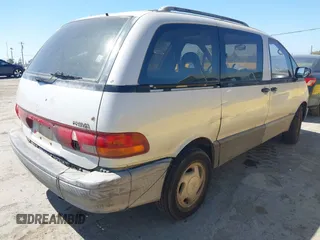 1992 Toyota Previa z VIN JT3AC22S3N1005091, wystawiony jako IAAI lot #42203692 z przebiegiem 276 488 mil mil oraz . Historia ofert i sprzedaży dostępna na DreamBid. Obrazek 4.
