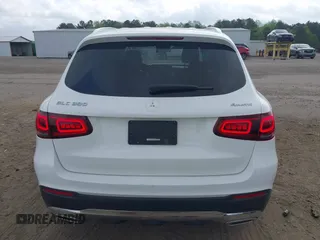 2021 Mercedes-Benz GLC 300 z VIN W1N0G8EBXMF995726, wystawiony jako IAAI lot #41954125 z przebiegiem 90 981 mil mil oraz . Historia ofert i sprzedaży dostępna na DreamBid. Obrazek 17.