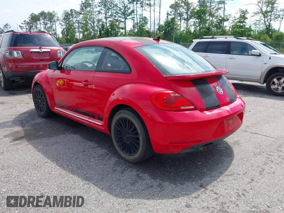2013 Volkswagen Beetle 2.5L w/Sun/Sound/Nav с VIN 3VWJP7AT7DM686412, выставлен на аукционе IAAI как лот 42239653 с пробегом 76 237 миль миль и . История ставок и продаж доступна на DreamBid. Изображение 3.