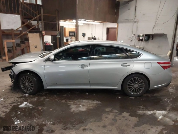 2013 Toyota Avalon Hybrid XLE Premium with VIN 4T1BD1EB5DU005850, listed as a IAAI auction lot 41559515 with 152,206 mi miles. Bid and sale history available at carsss.com. Image 15.