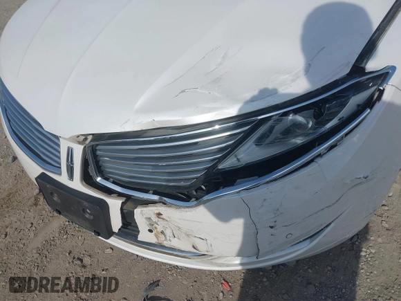 2016 Lincoln MKZ with VIN 3LN6L2J91GR620193, listed as a IAAI auction lot 41807038 with 61,235 mi miles. Bid and sale history available at carsss.com. Image 6.