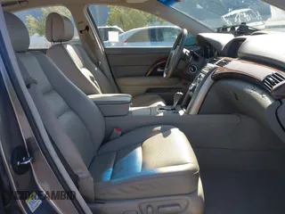 2007 Acura RL Tech Pkg with VIN JH4KB16657C003973, listed as a IAAI auction lot 41977488 with 81,712 mi miles. Bid and sale history available at carsss.com. Image 5.