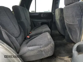 2001 GMC Jimmy SLE with VIN 1GKDT13W512196056, listed as a Copart auction lot 46338225 with 205,918 mi miles and Salvage Title. Bid and sale history available at carsss.com. Image 11.