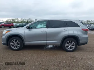 2014 Toyota Highlander XLE z VIN 5TDKKRFH1ES026437, wystawiony jako IAAI lot #42180118 z przebiegiem 150 391 mil mil oraz . Historia ofert i sprzedaży dostępna na DreamBid. Obrazek 14.