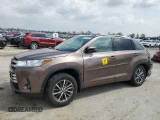 2018 Toyota Highlander SE z VIN 5TDKZRFH5JS276270, wystawiony jako Copart lot #52291865 z przebiegiem 177 857 mil mil oraz Szkoda całkowita • Salvage title. Historia ofert i sprzedaży dostępna na DreamBid. Obrazek 1.