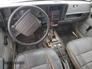 1996 Jeep Cherokee SE z VIN 1J4FJ28S7TL256478, wystawiony jako Copart lot #47164985 z przebiegiem 195 800 mil mil oraz Nie do naprawy • Non repairable. Historia ofert i sprzedaży dostępna na DreamBid. Obrazek 8.