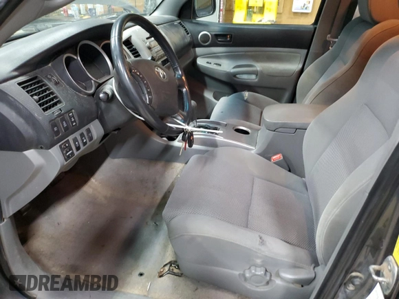 2009 Toyota Tacoma z VIN 3TMLU42NX9M035236, wystawiony jako Copart lot #60142975 z przebiegiem 245 612 mil mil oraz Czysty tytuł • Clean title. Historia ofert i sprzedaży dostępna na DreamBid. Obrazek 7.