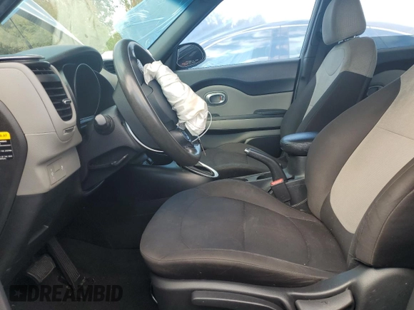 2019 Kia Soul z VIN KNDJN2A26K7025643, wystawiony jako Copart lot #68259123 z przebiegiem Nie podano mil oraz Szkoda całkowita • Salvage title. Historia ofert i sprzedaży dostępna na DreamBid. Obrazek 7.
