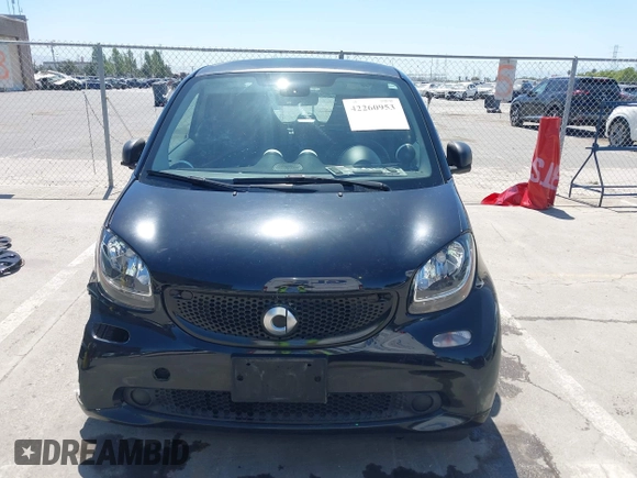 2016 Smart fortwo Passion with VIN WMEFJ5DA7GK068111, listed as a IAAI auction lot 42260953 with 87,115 mi miles and . Bid and sale history available at DreamBid. Image 12.