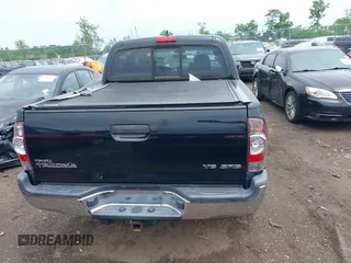 2015 Toyota Tacoma z VIN 3TMLU4EN1FM203143, wystawiony jako IAAI lot #42445912 z przebiegiem 57 444 mil mil oraz . Historia ofert i sprzedaży dostępna na DreamBid. Obrazek 16.