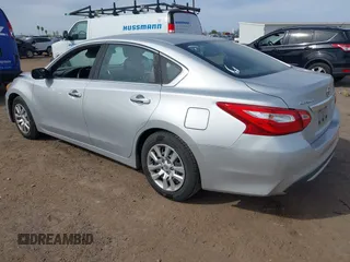 2016 Nissan Altima SR with VIN 1N4AL3AP4GC201259, listed as a IAAI auction lot 42173893 with 129,866 mi miles and . Bid and sale history available at carsss.com. Image 3.