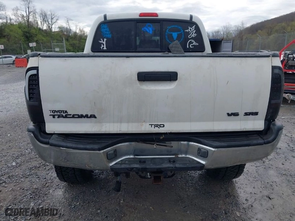 2007 Toyota Tacoma with VIN 3TMLU42N37M011017, listed as a IAAI auction lot 41949797 with 227,638 mi miles. Bid and sale history available at carsss.com. Image 16.